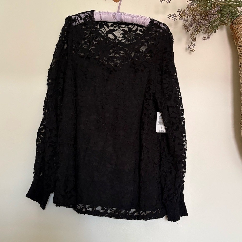 NWT Torrid Black Lace goth Top 18-20 Size 2